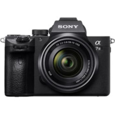 Sony α 7 III + 28-70mm MILC 24,2 MP CMOS 6000 x 4000 pikseļi Melns